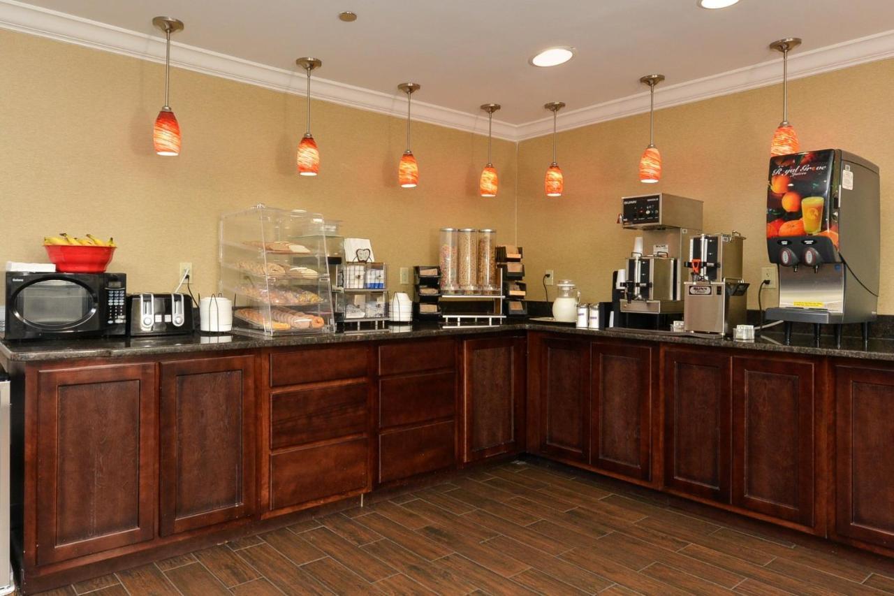 Red Roof Inn Dalton Εξωτερικό φωτογραφία