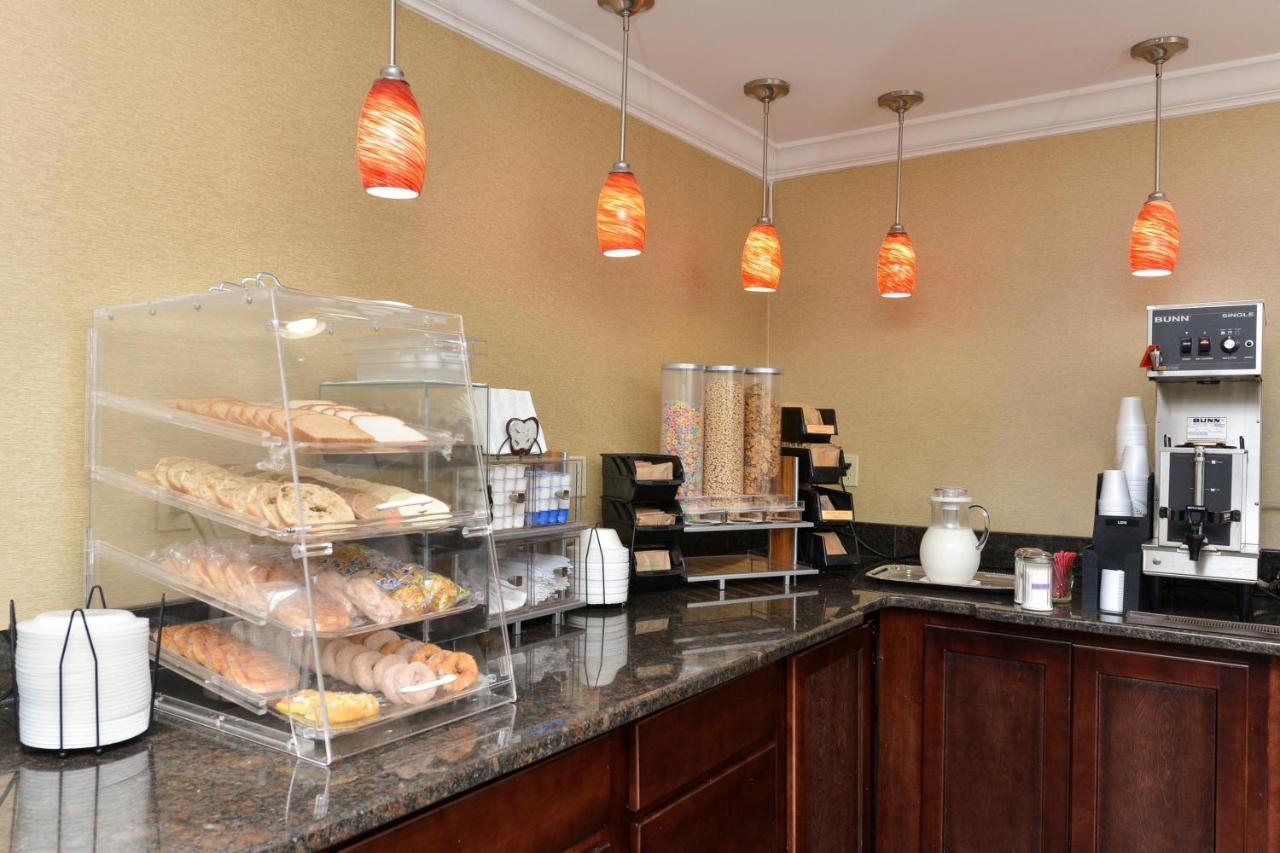 Red Roof Inn Dalton Εξωτερικό φωτογραφία